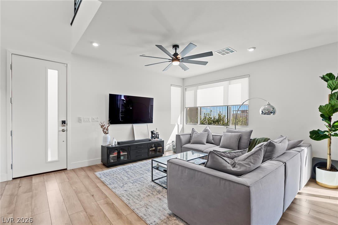 692 Echelon Street – photo 3