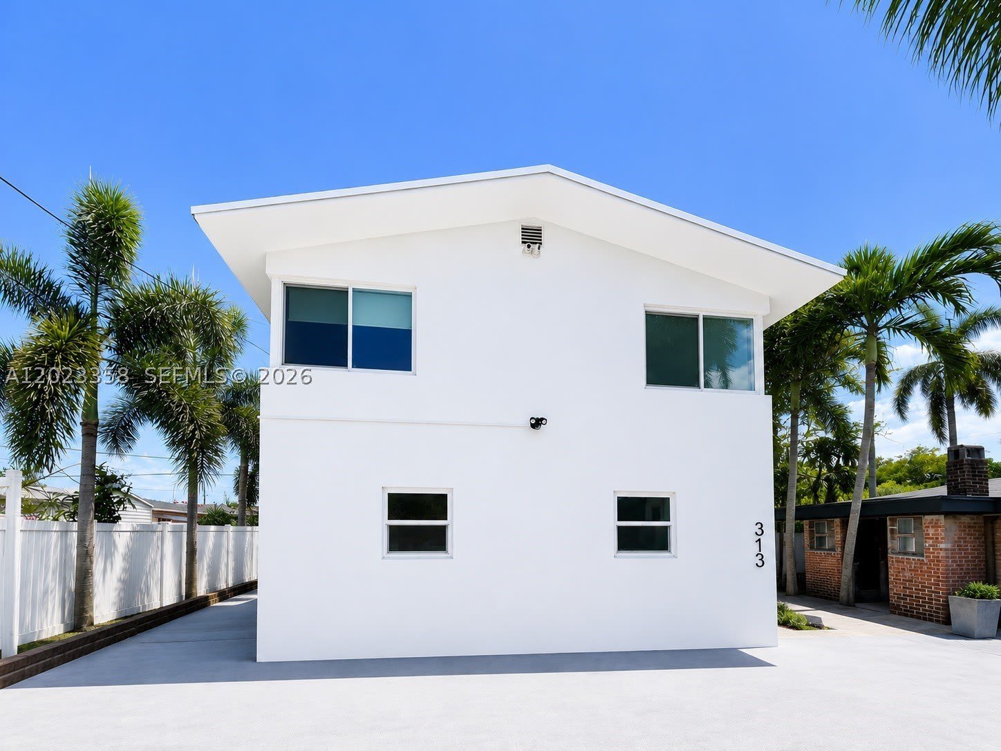 313 SW 1st Street – photo 1