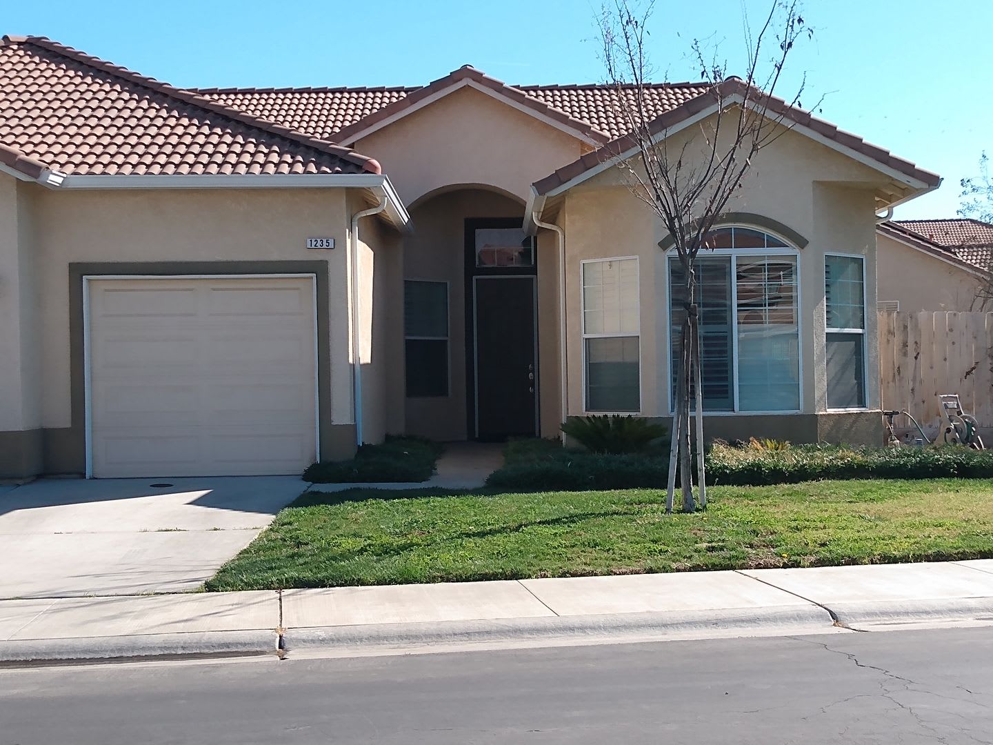Beautiful 4 Bedroom And 2 Bath Home With Bonus Office Area – photo 2