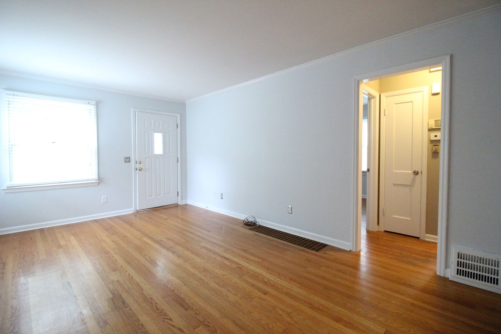 September FREE On This 2 Bedroom 1 Bath Home In Roeland Park – photo 4