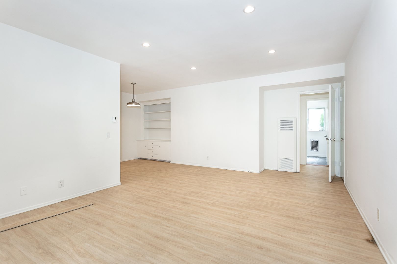 1041 S Wooster St – photo 4