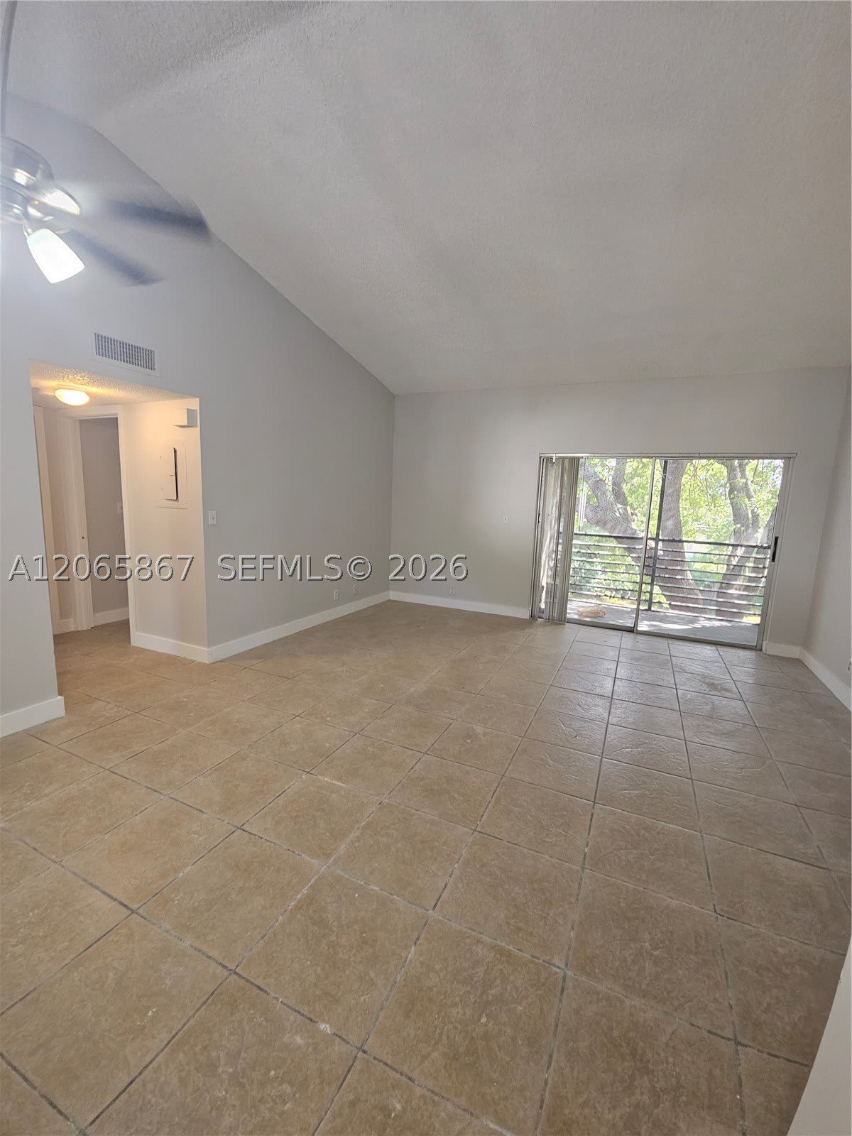 713 Gardens Dr – photo 3