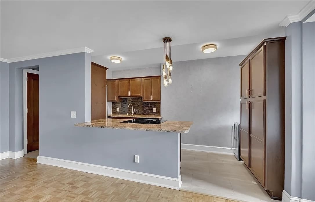 800 W Ferry St Apt 5B – photo 4