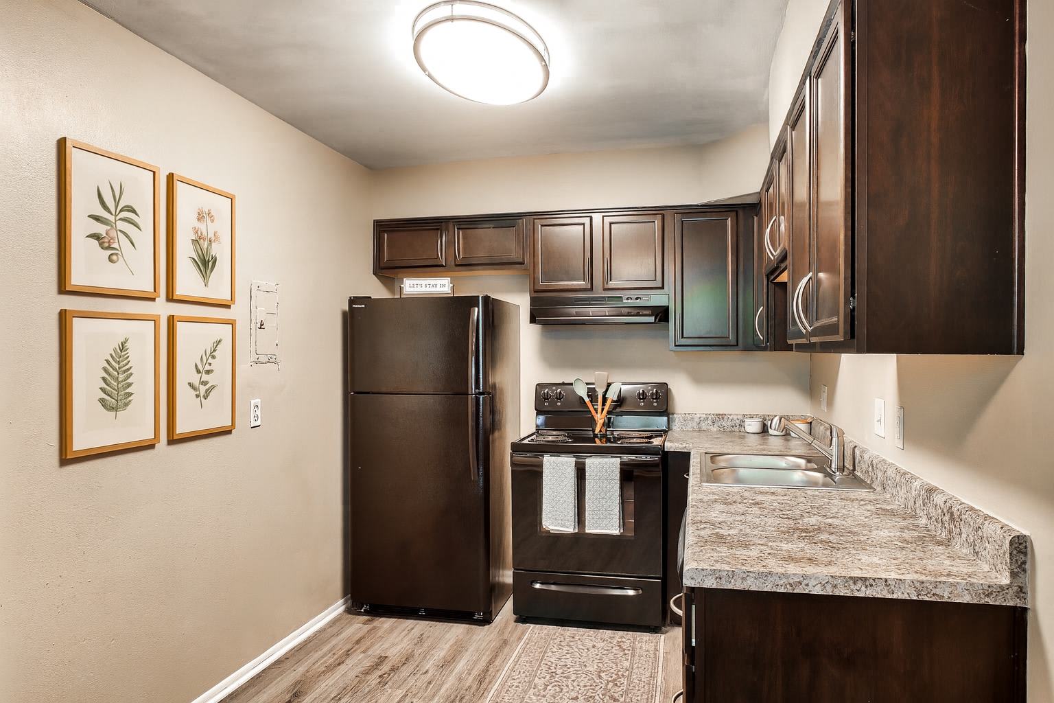 Continental Terrace Apartment Homes – photo 2