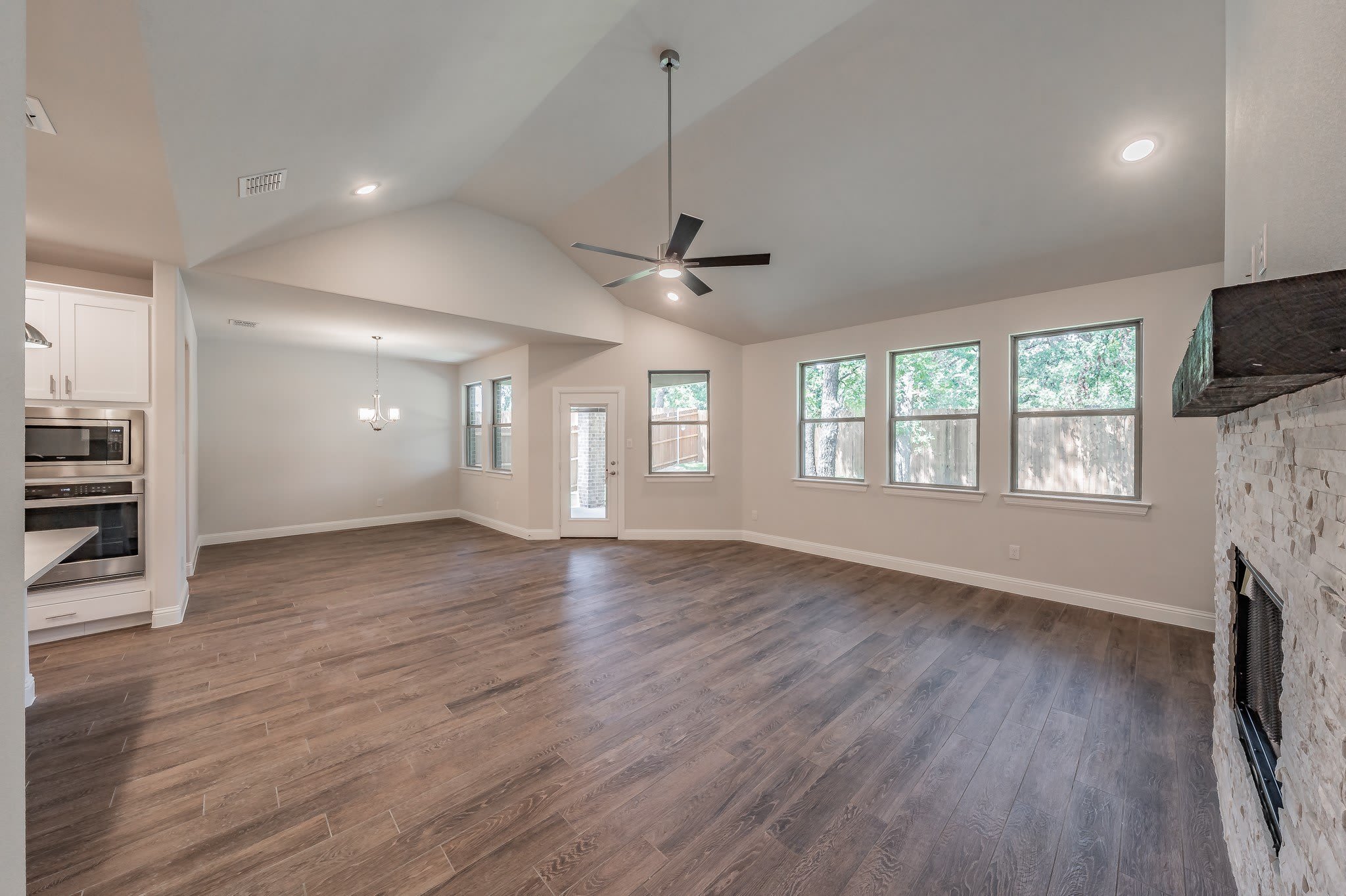 241 Gardenia Drive – photo 3