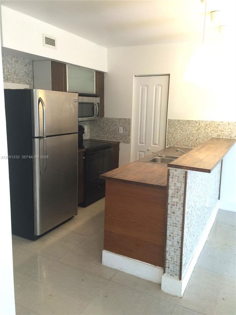 7025 Rue Granville 1 1, Miami Beach, FL 33141 – photo 2