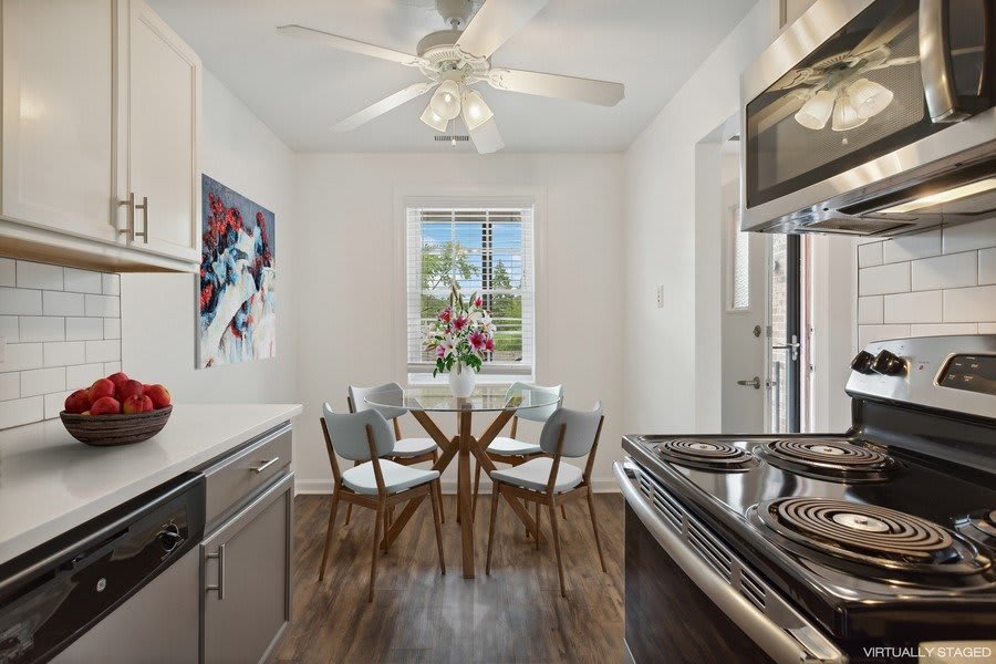 The Hinsdale Apartment Homes – photo 3
