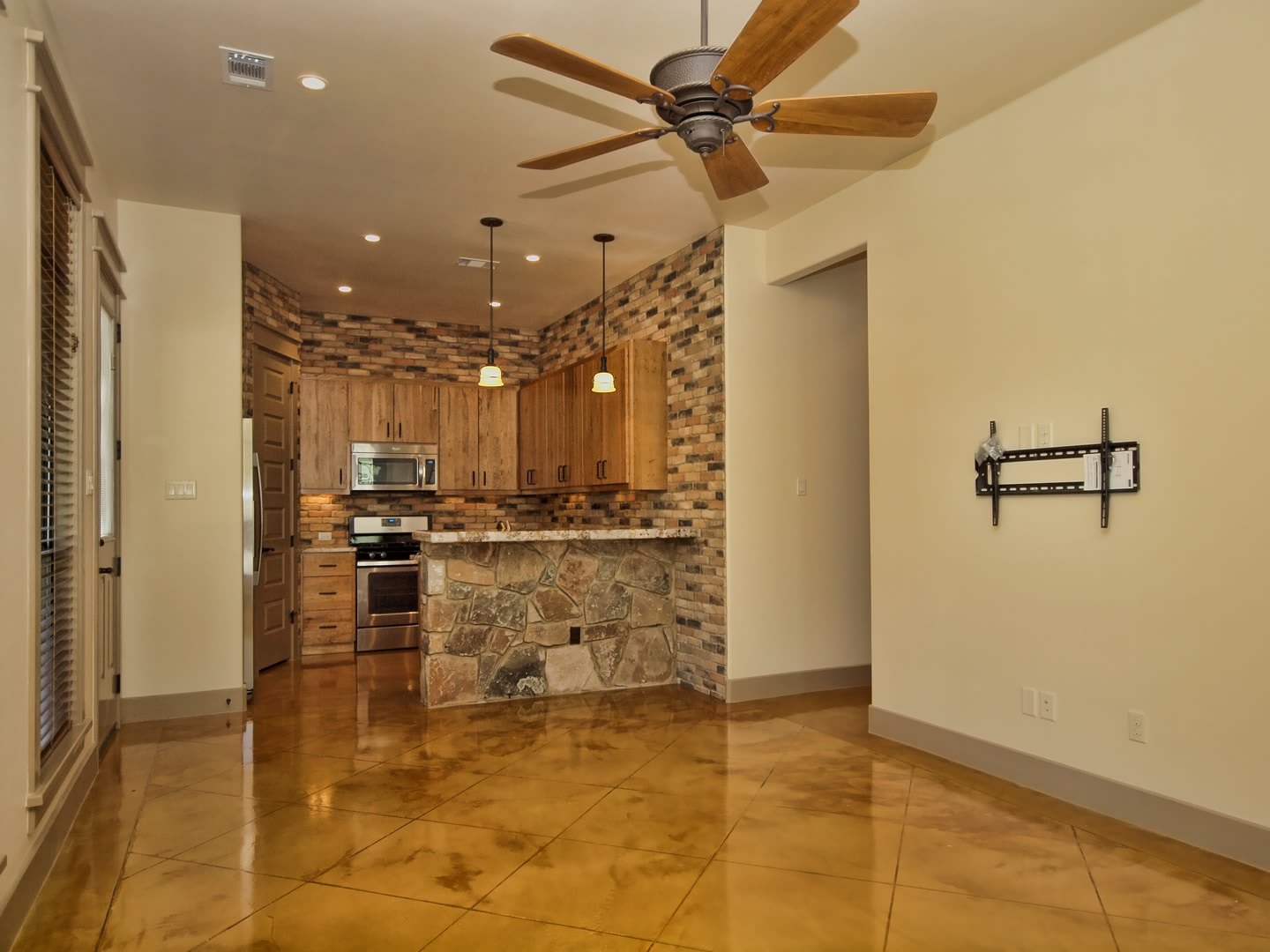 Ut Pre Lease Luxury 6 Bed 3 5 Bath Home Located In West Campus – photo 3