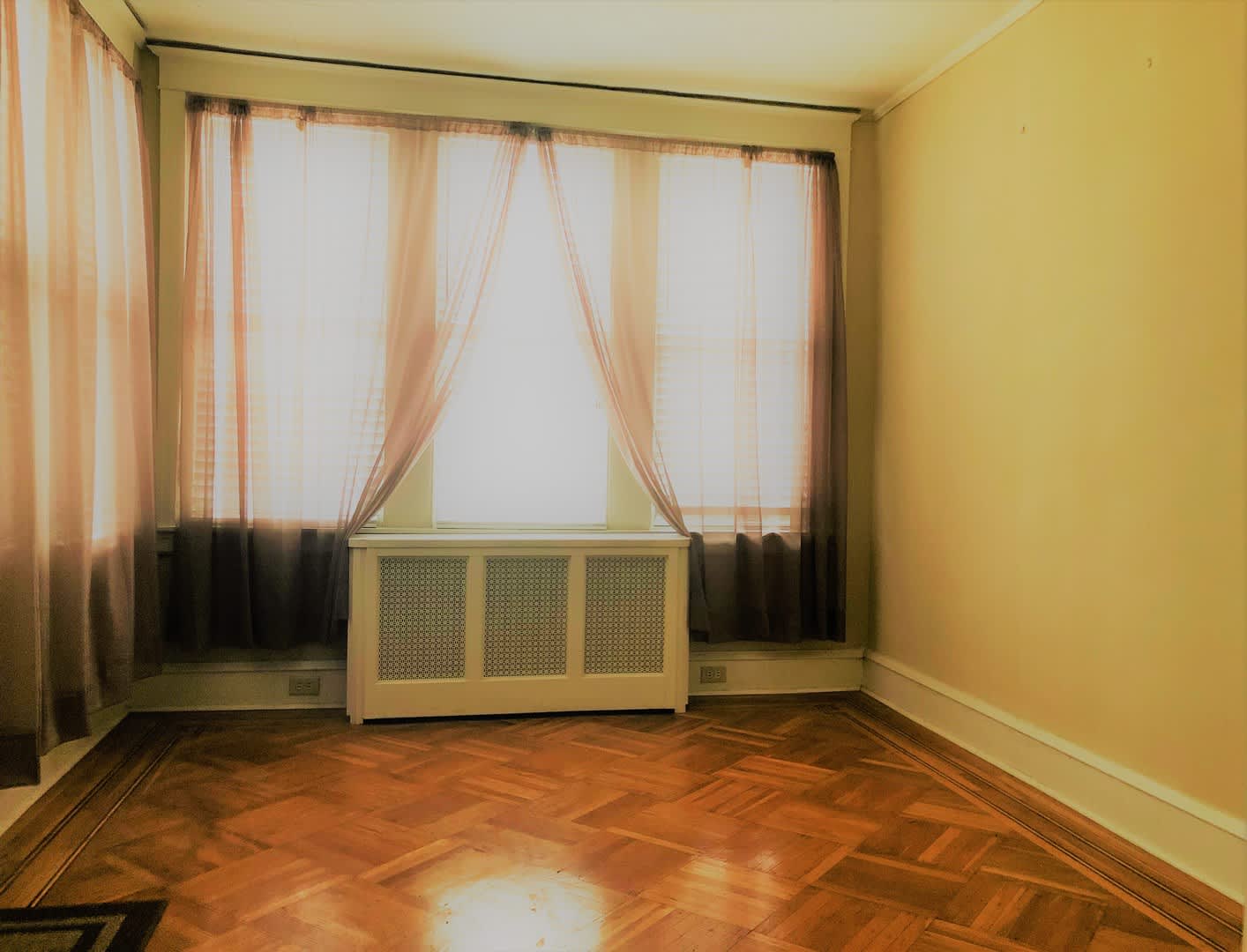 Stunning 3-Bedroom Townhome in Manayunk! Available mid-August! – photo 3