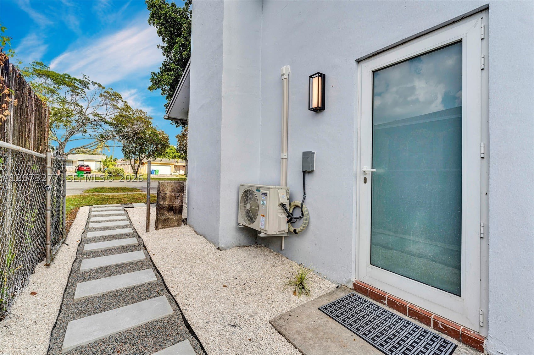 10430 Sunset Strip – photo 4