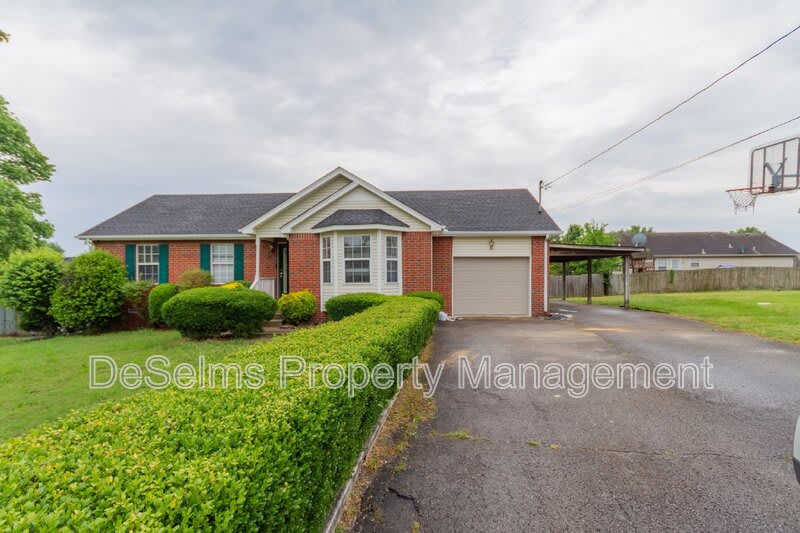 1009 Norwood Ct – photo 2