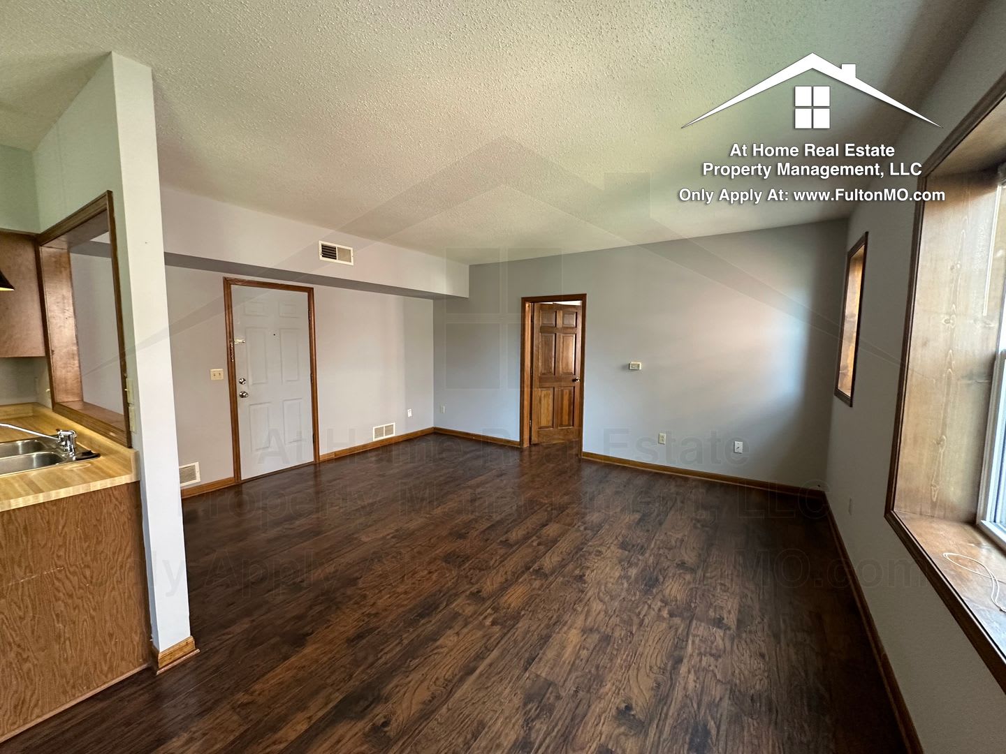 101 East 10th Street Apartment 105 – photo 5