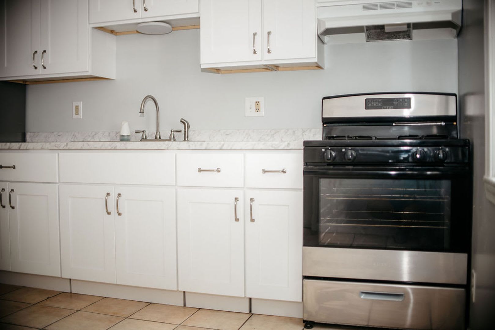 1080 Kelly Dr – photo 4