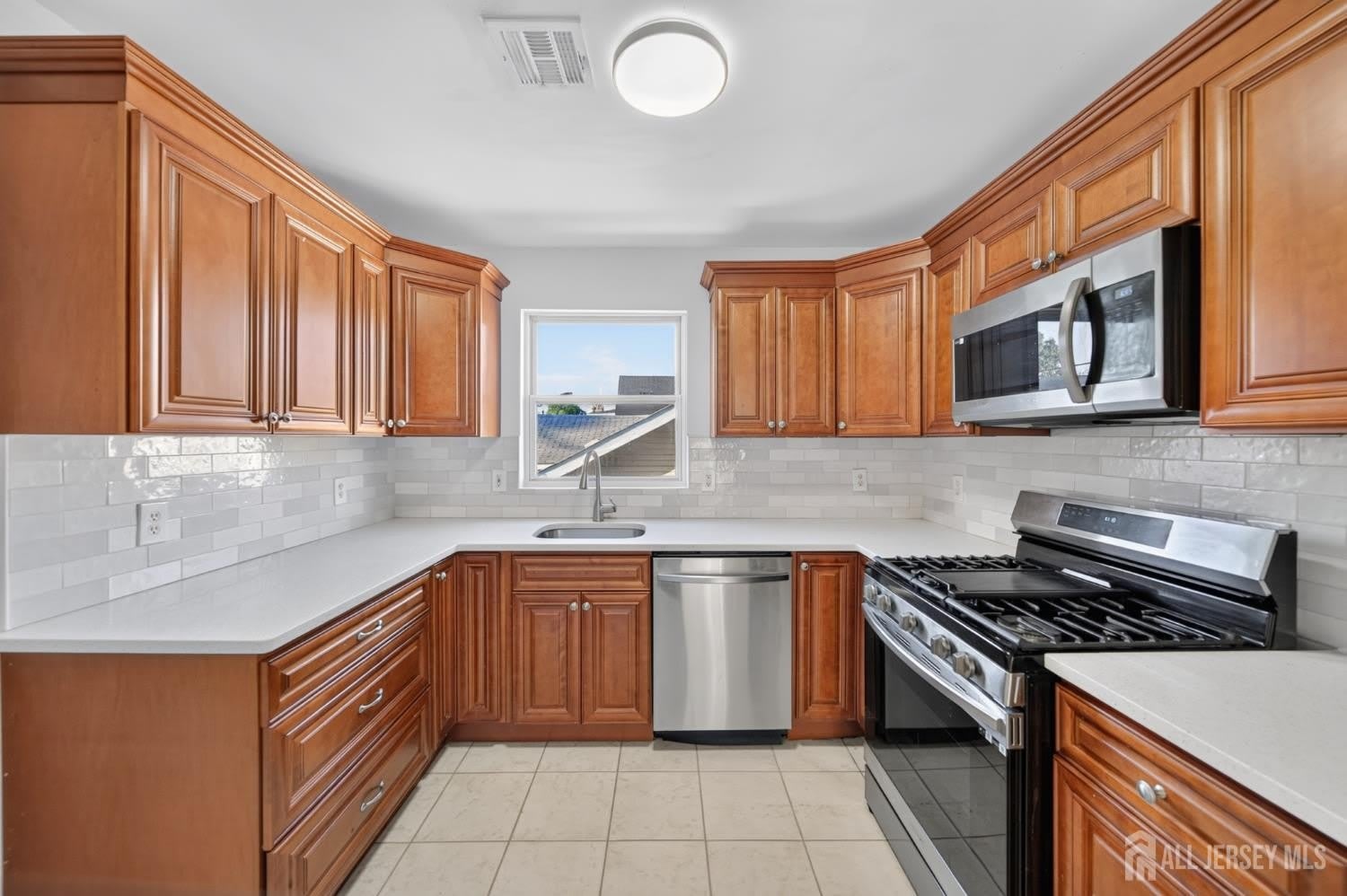 138 Pershing Avenue – photo 4