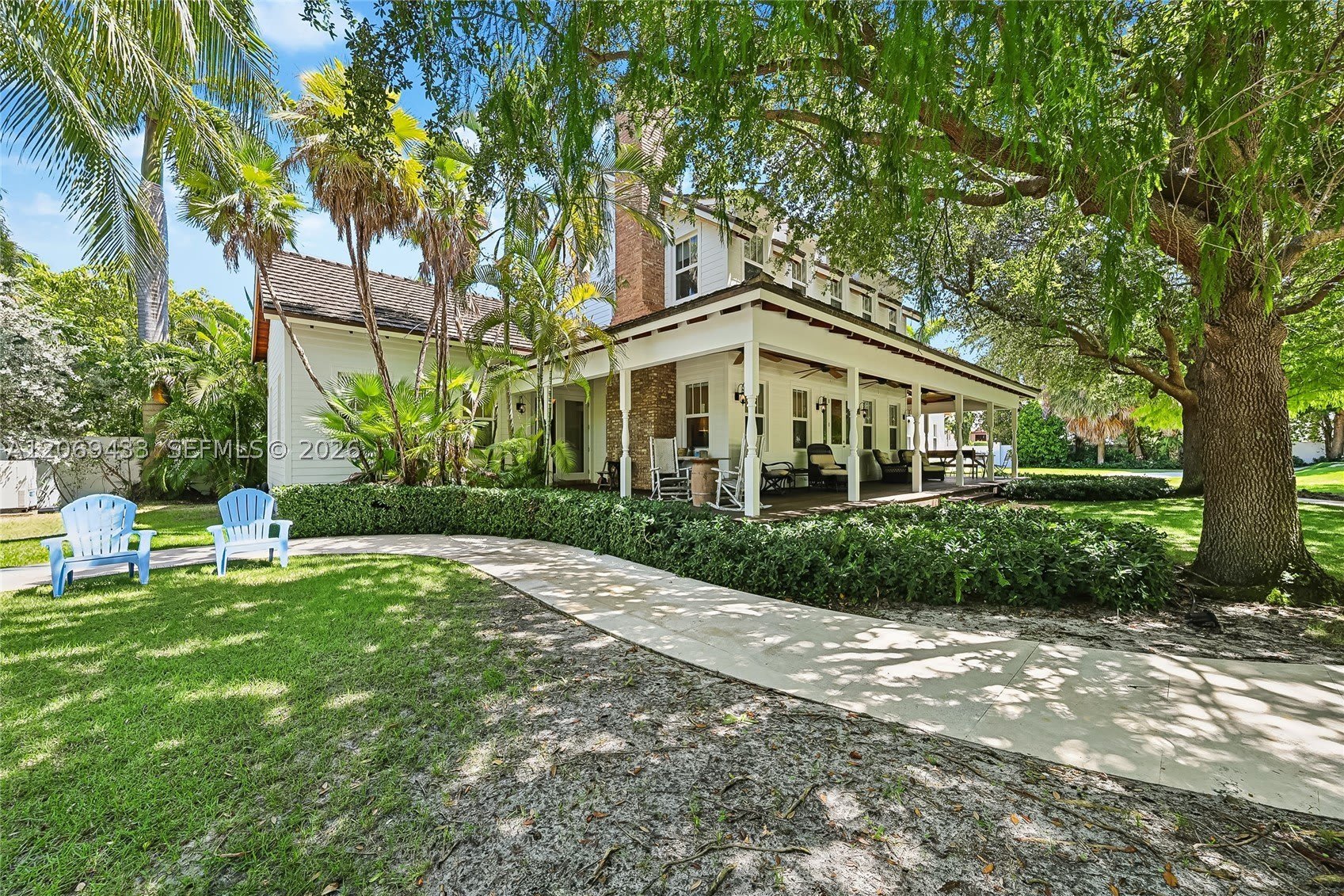 180 Ocean Blvd – photo 2