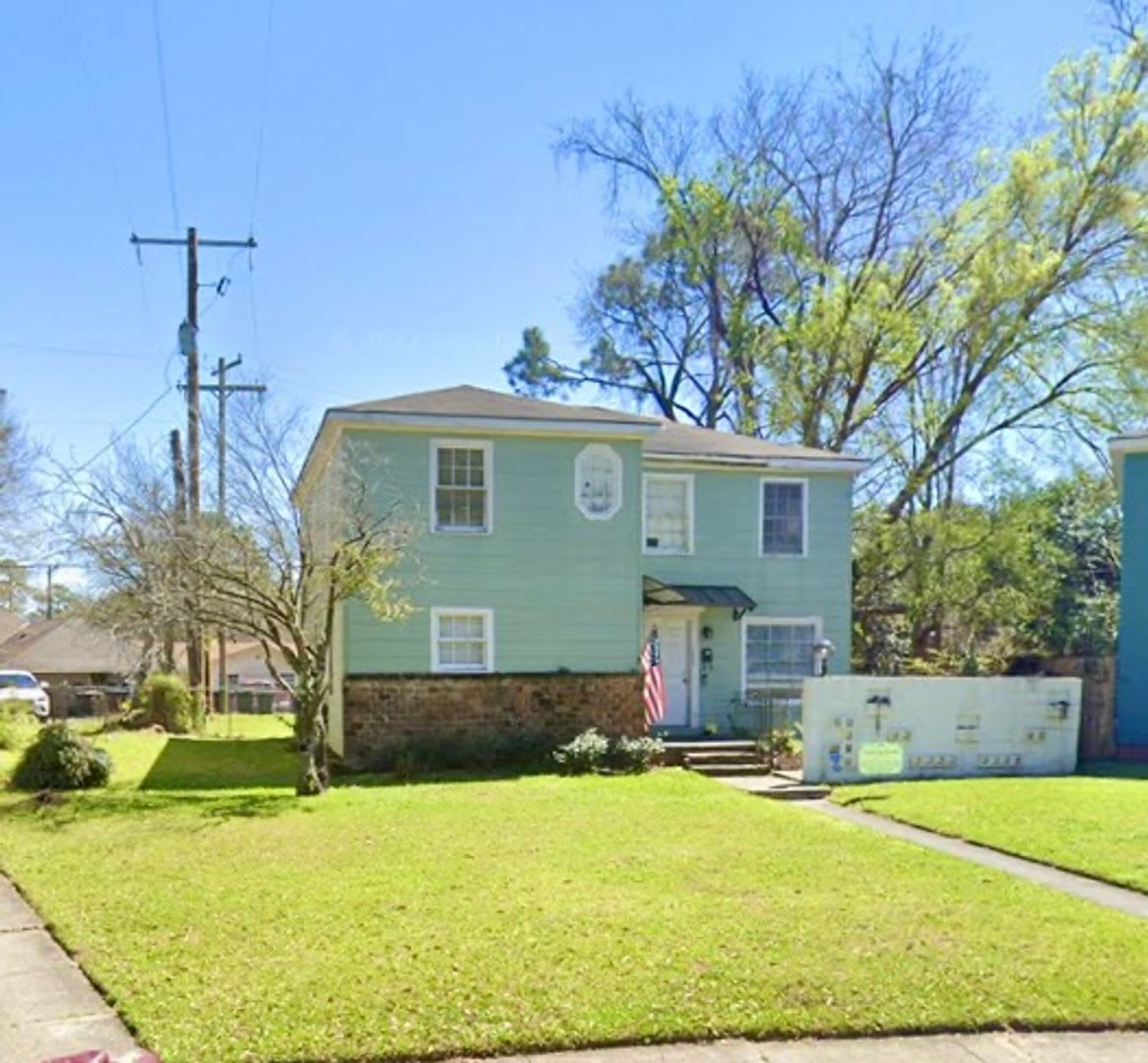 Great location in Garden District seconds from Downtown and LSU! – photo 1