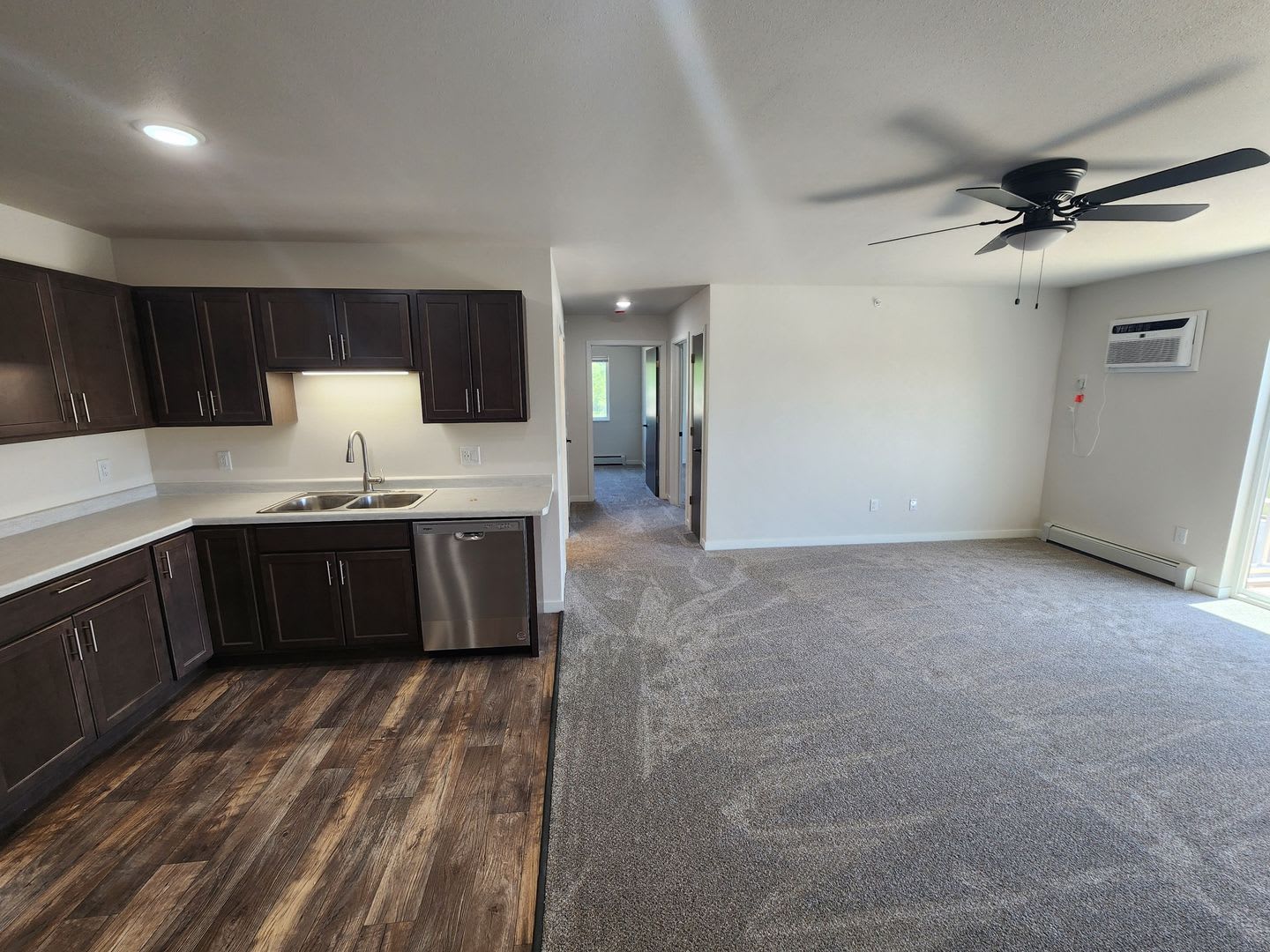 Plaza View Apartments – photo 2