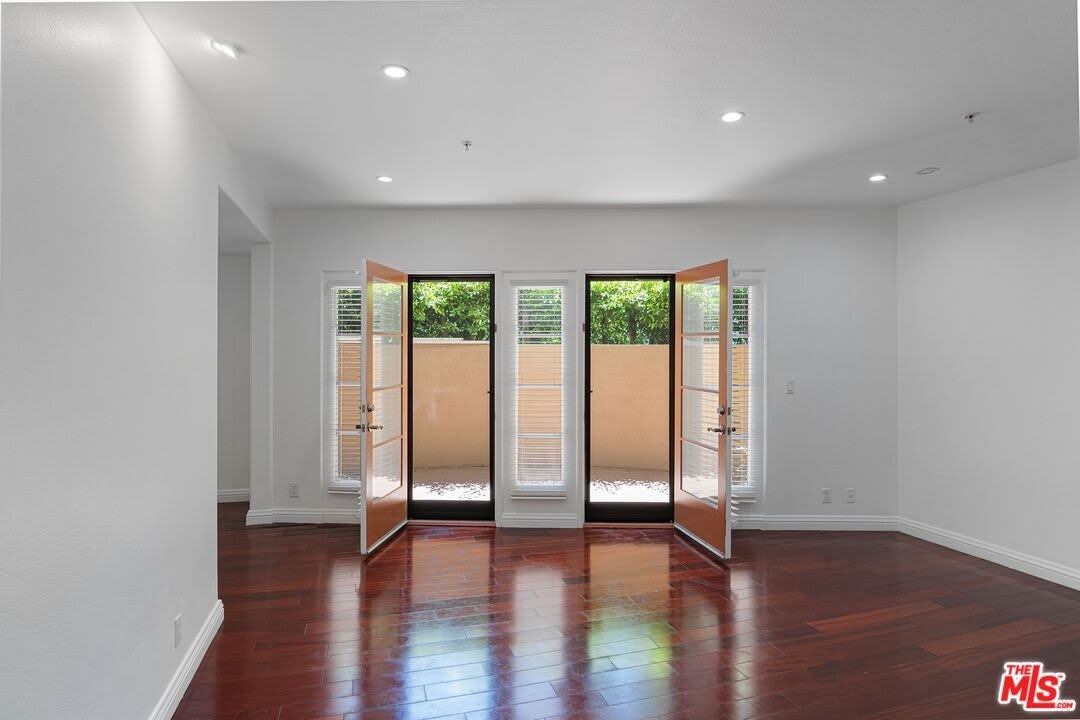 235 S Gale Dr – photo 5