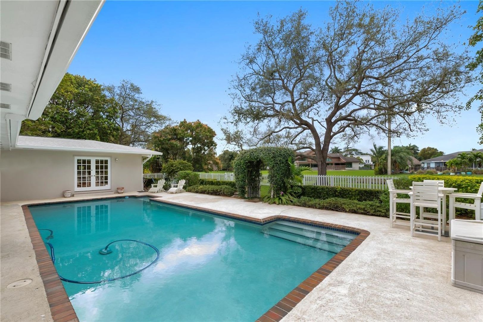 Beautiful home in quiet neighborhood – photo 4