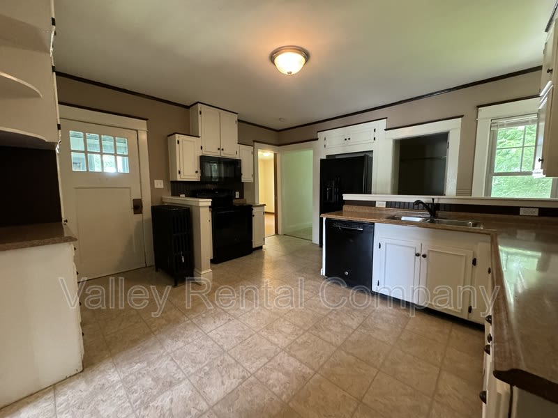 66 Old Amherst Road – photo 3