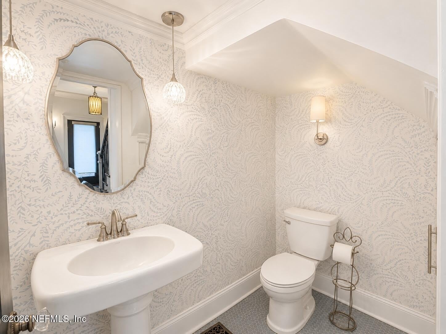 1544 N LAURA Street – photo 5