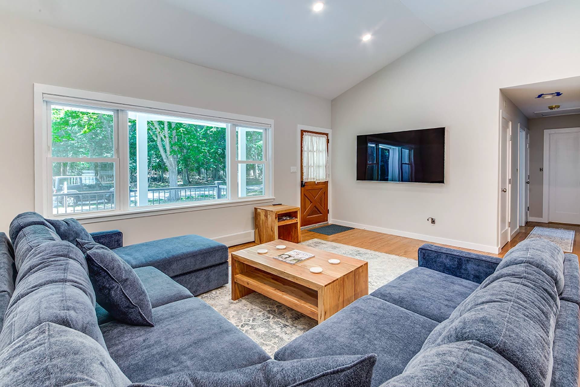 33 Richardson Avenue – photo 4