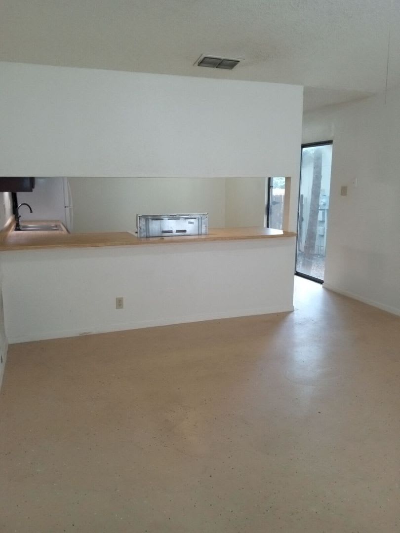 Cute 2/1 duplex with a garage – photo 4