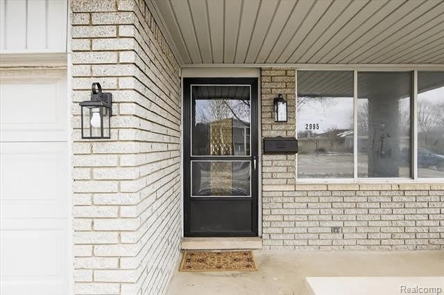 2995 Groves Drive – photo 1