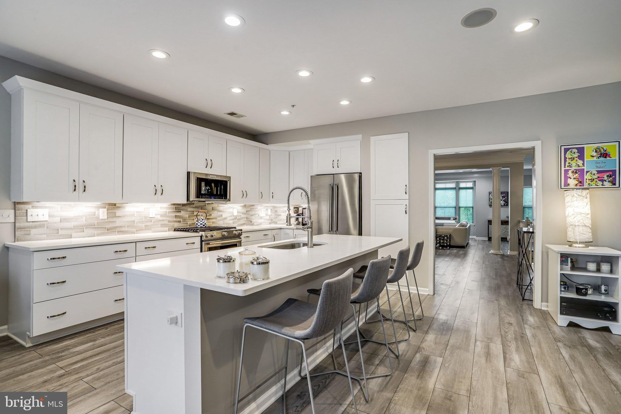 358 URBAN Avenue – photo 3