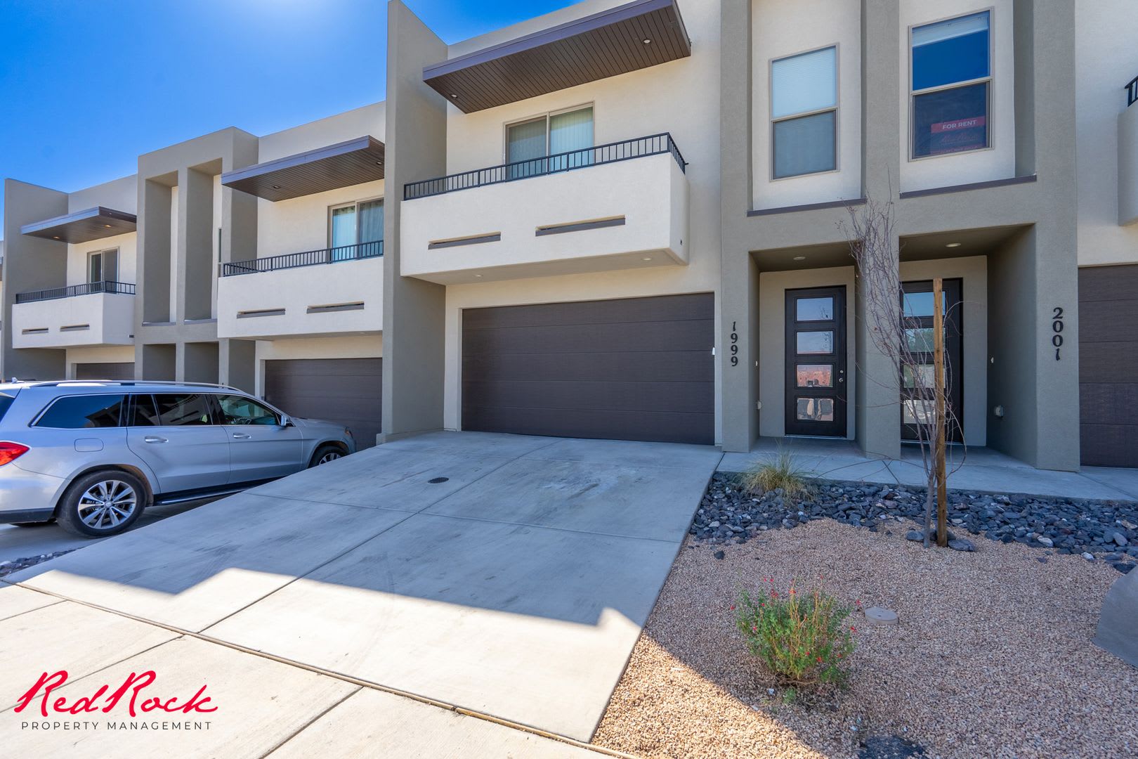 Stunning Dog Friendly 4 Bedroom 2 5 Bath Townhome – photo 2