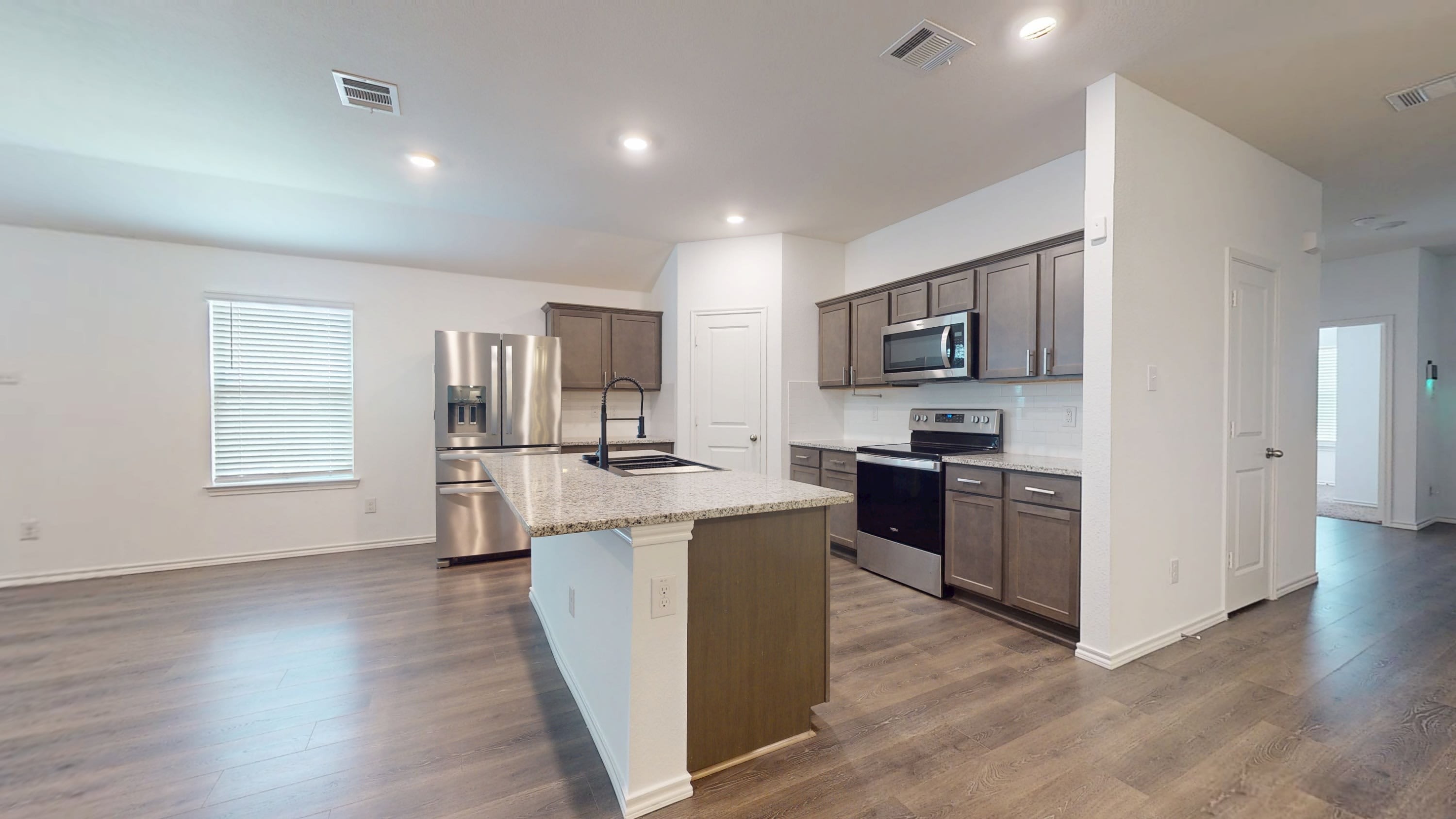 717 Cottonwood Way – photo 4