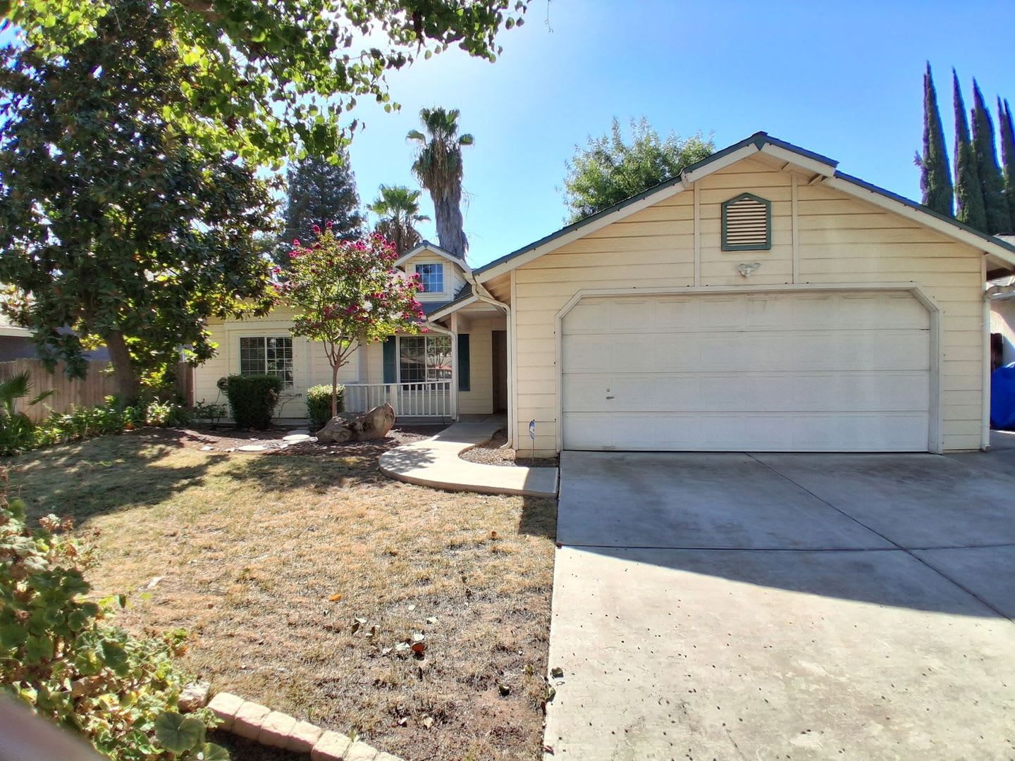 Well Maintained 3-bedroom, 2-bath Home in Fresno, CA! – photo 1