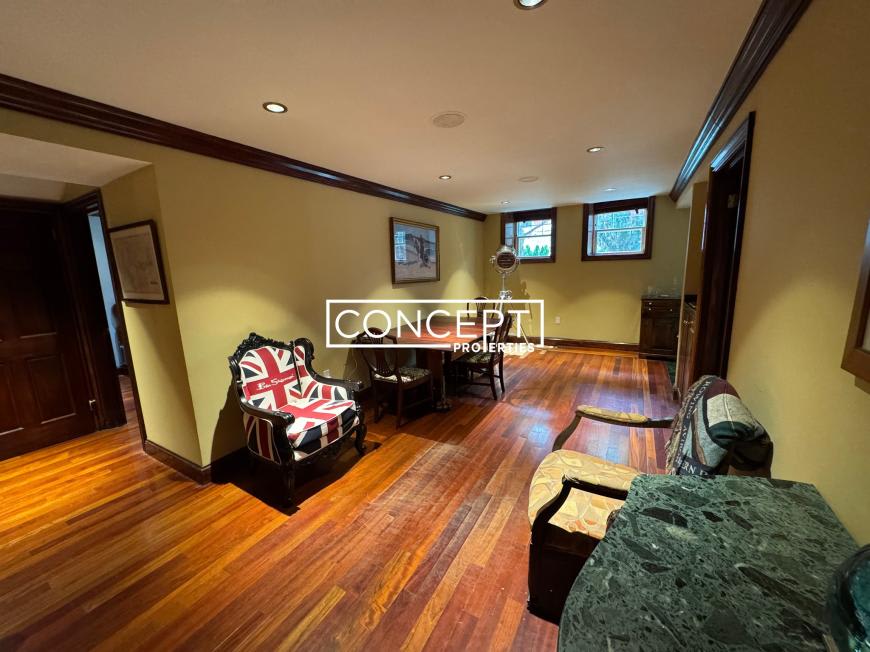 9 Strathmore Rd. – photo 2
