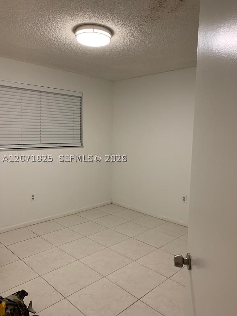 1008 SW 8th St – photo 4