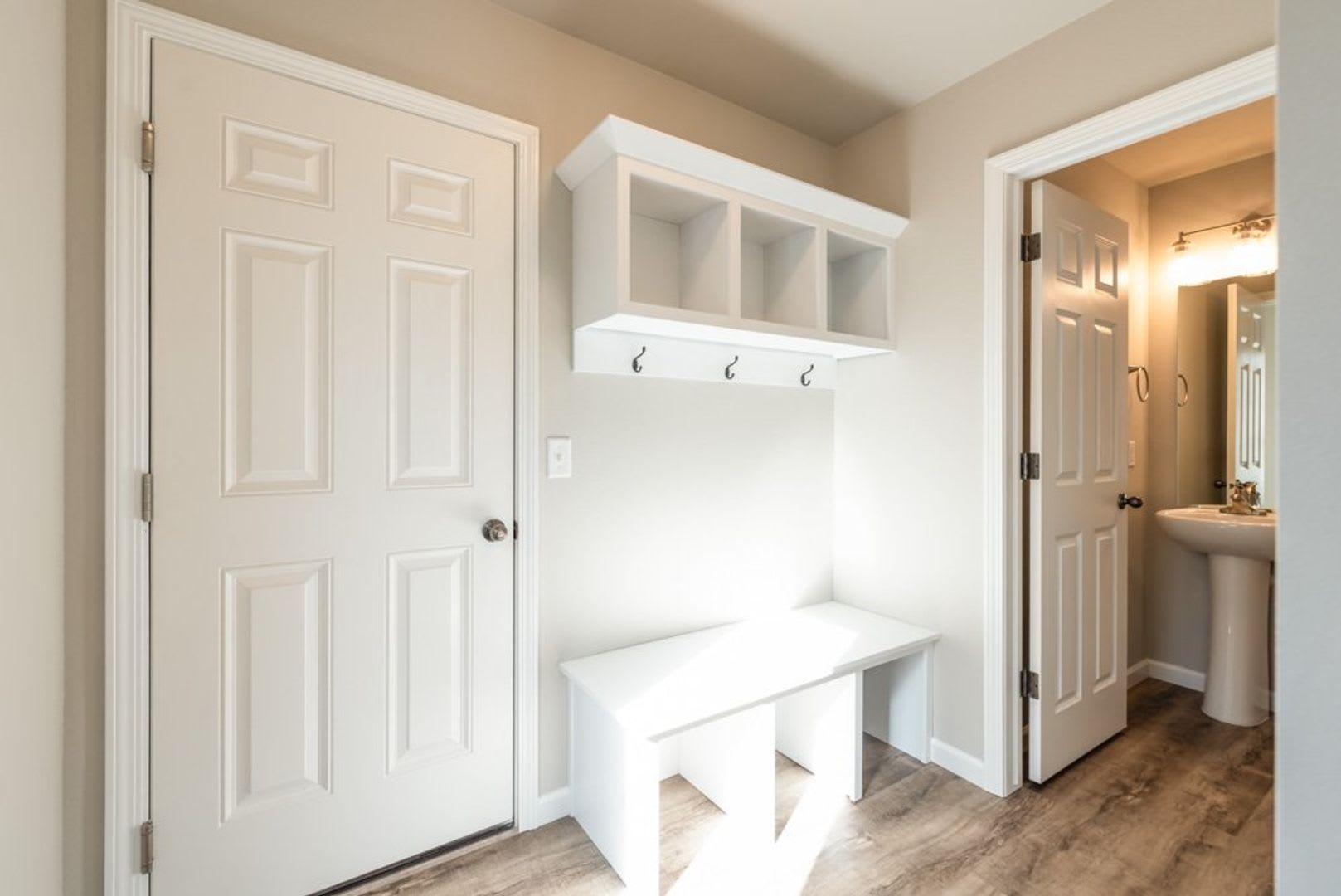 ONE MONTH FREE when you sign a 13-month lease by August 31st! – photo 4