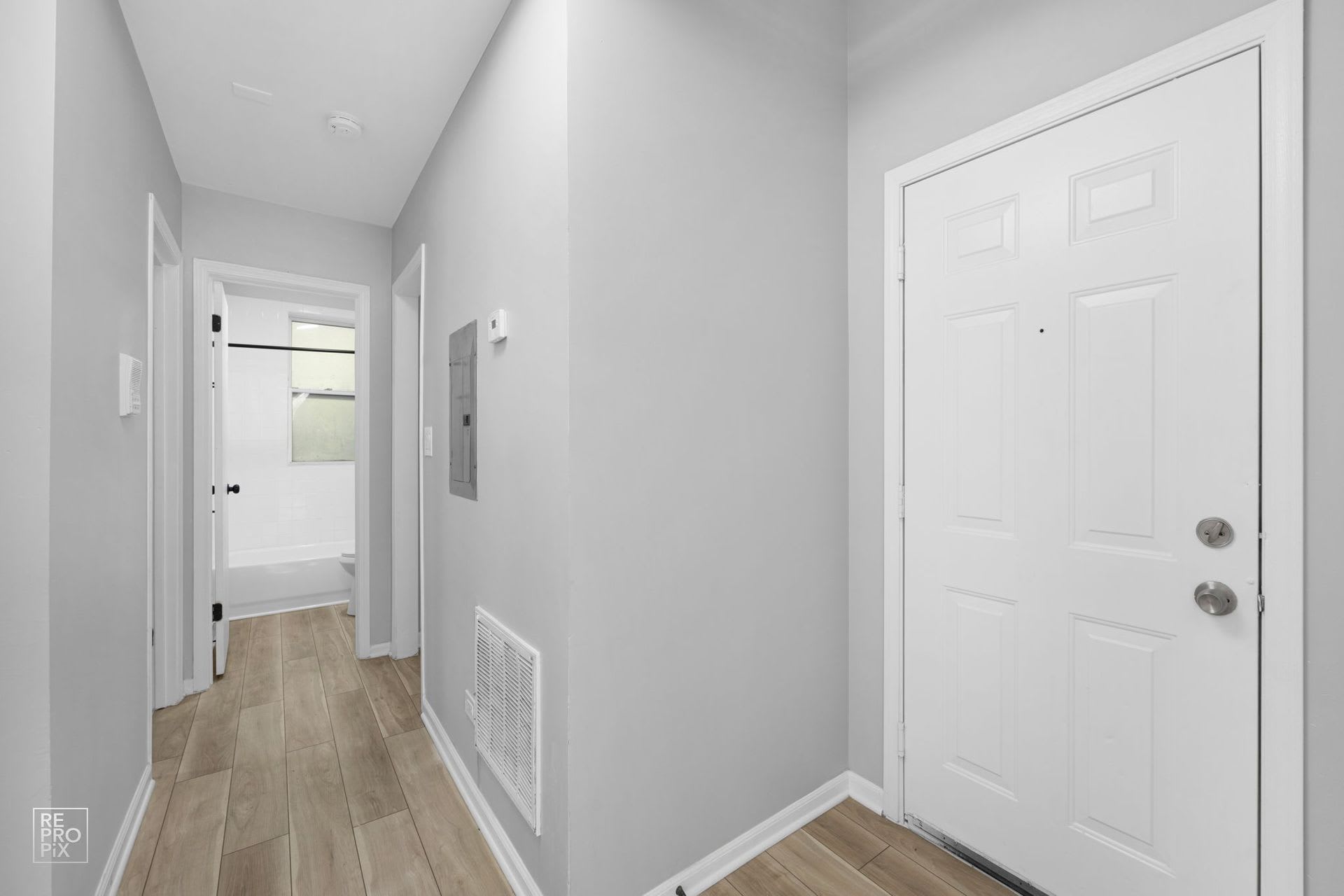2439 W Byron Street – photo 4