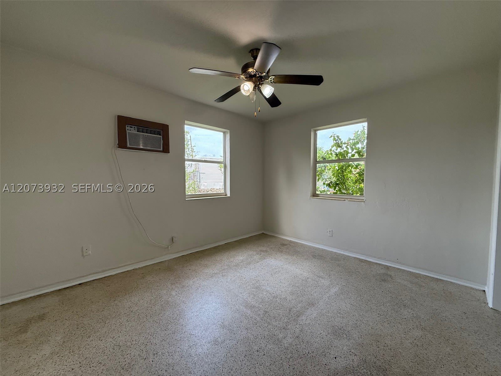 900 SW 5th St – photo 5