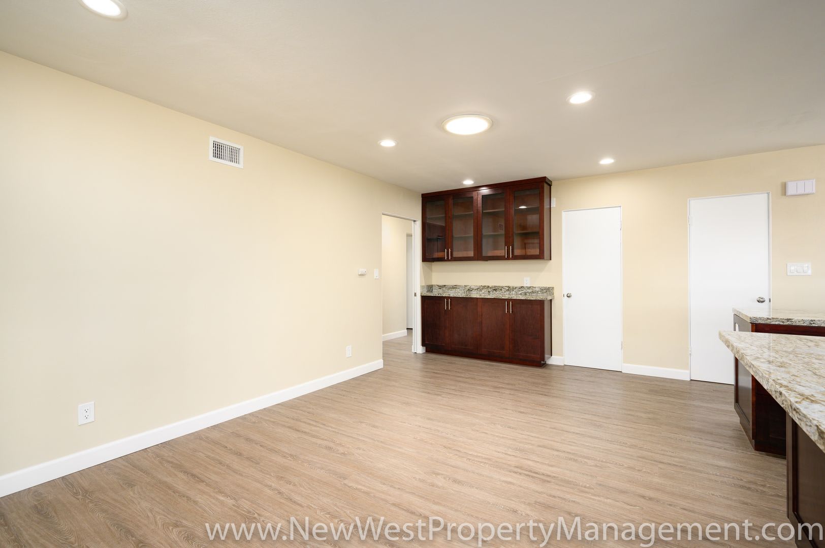 Spacious College View Estates 3 Bedroom, Available Now! – photo 5