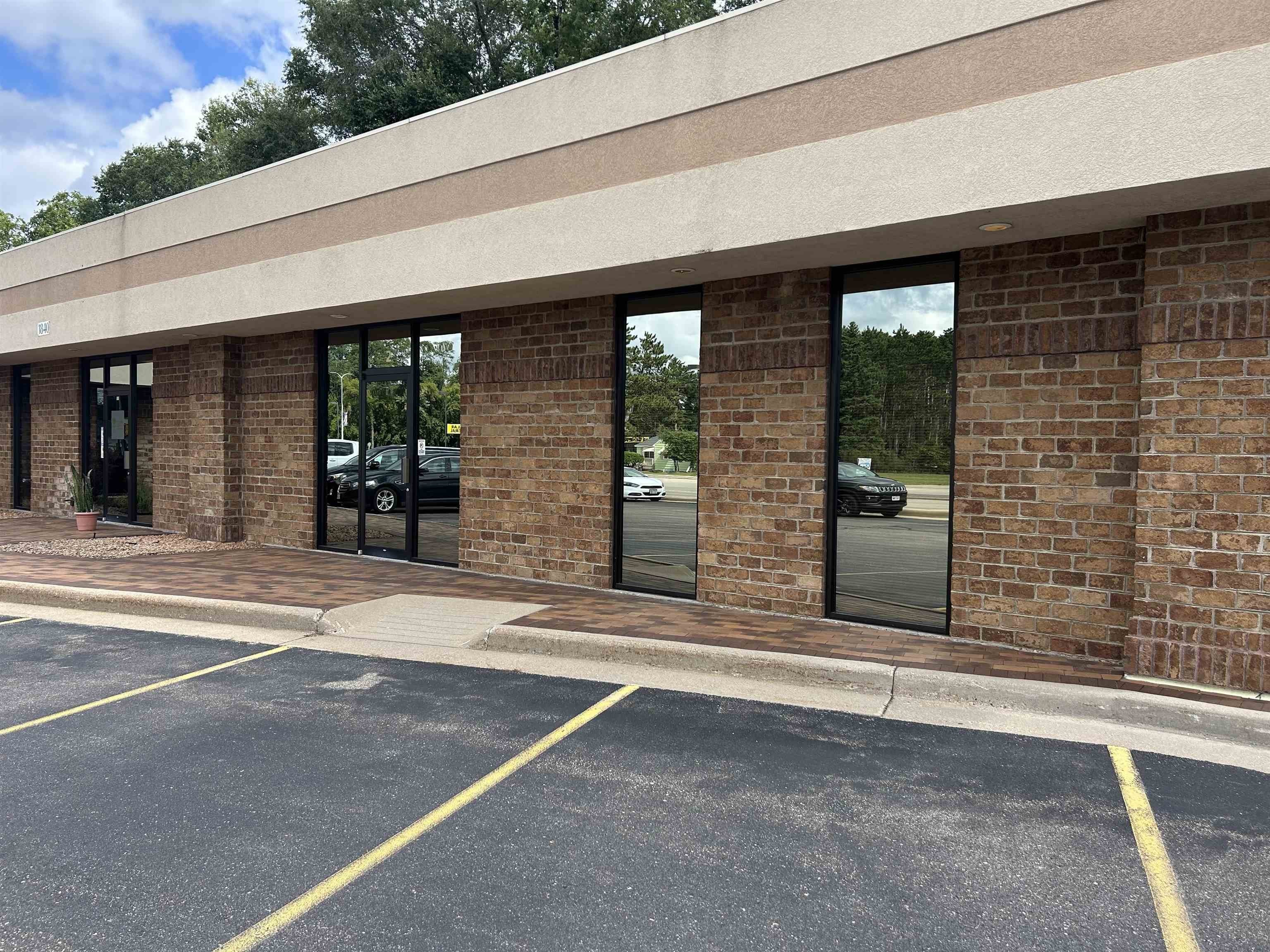 1820 POST ROAD – photo 2
