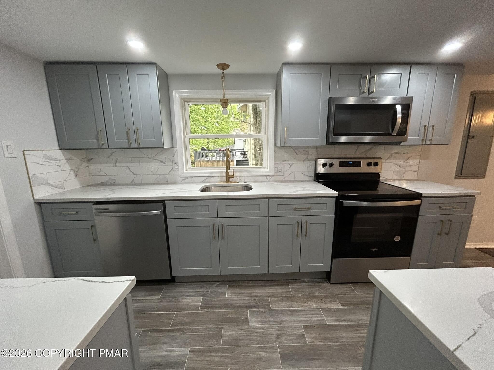 8213 Sunset Drive – photo 3
