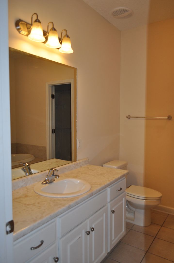 Available August 3rd – 2 Bedroom Duplex at The Hammocks! – photo 2