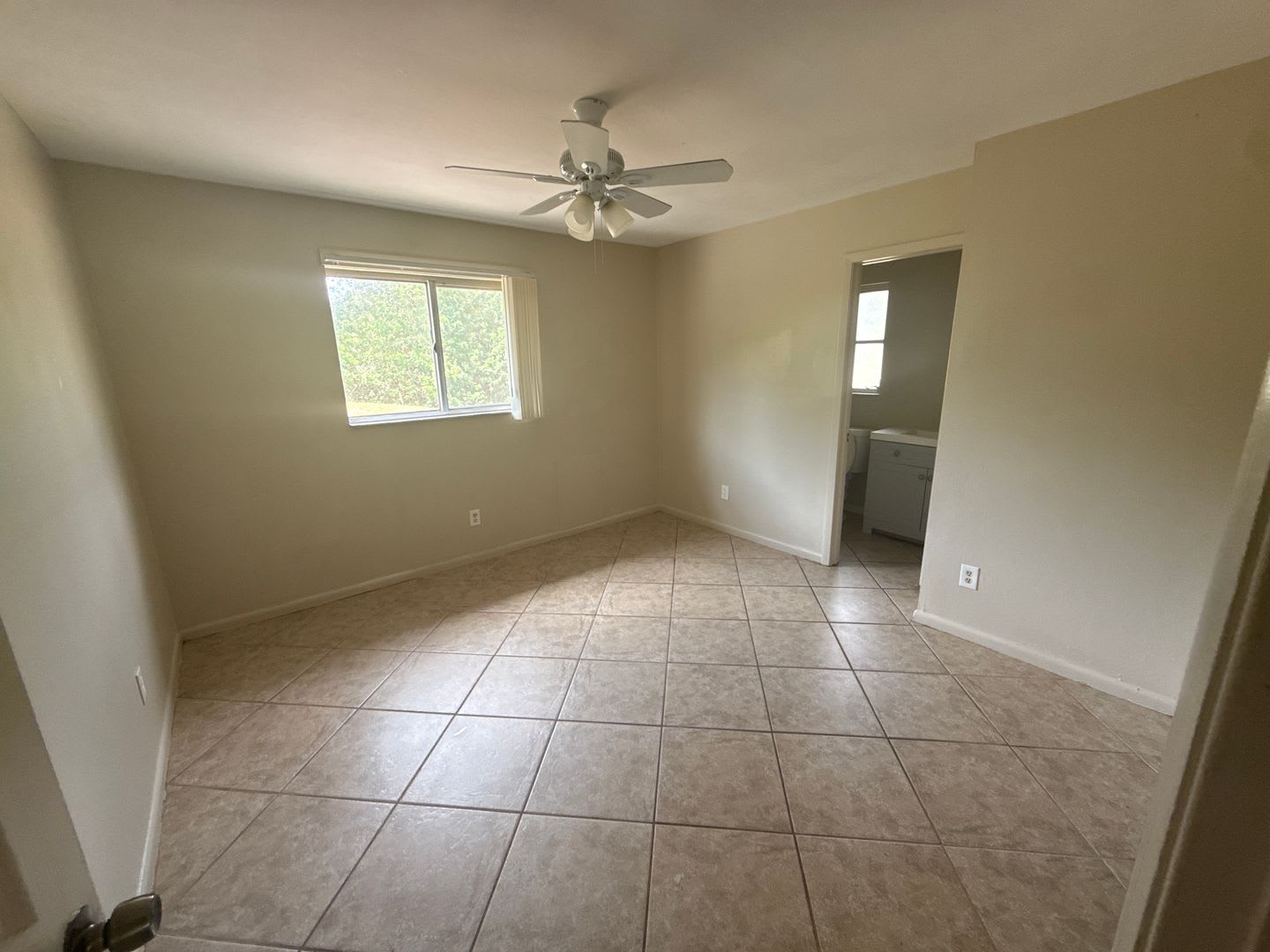 Ask About The Two Weeks Free North Fort Myers 3 Bedrooms 2 Baths Ready For A Long Term Tenant Pet Friendly Duplex – photo 4