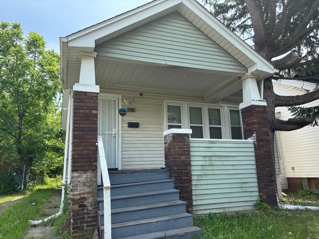 5517 Hillsboro Street – photo 1