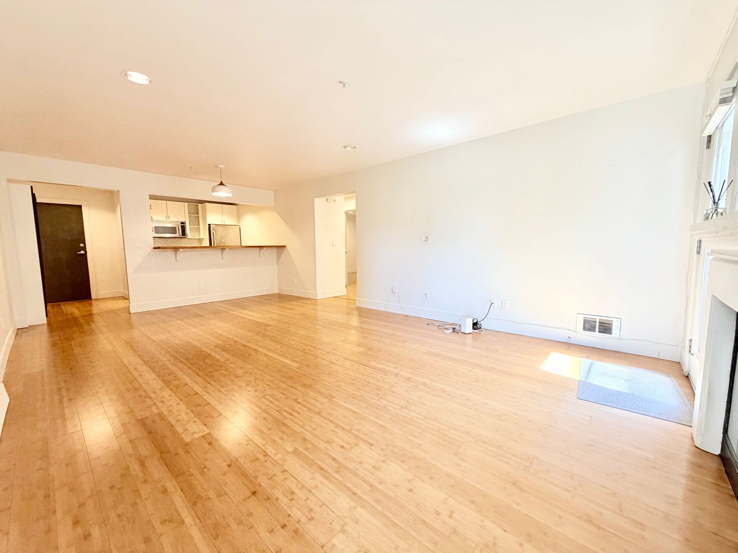 Spacious Capitol Hill Bedroom w/ Private Patio – photo 2