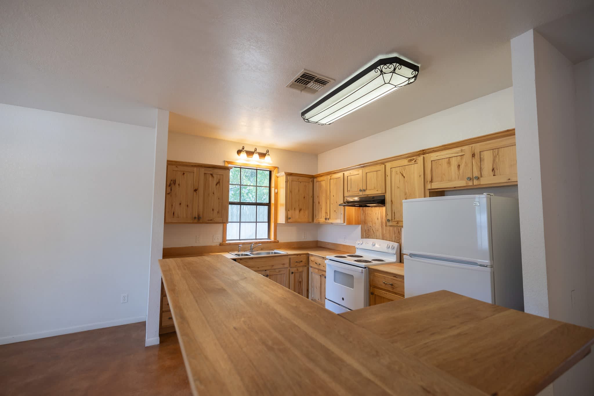 1506 Simon Avenue – photo 2
