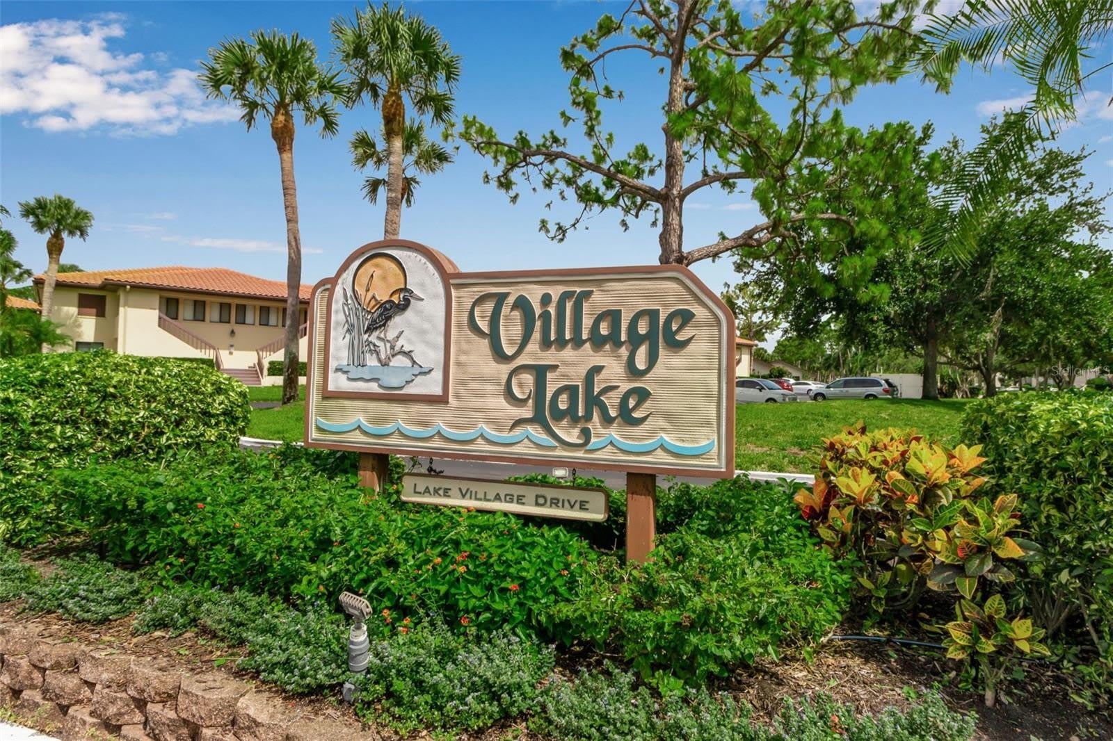 5224 LAKE VILLAGE Drive – photo 2