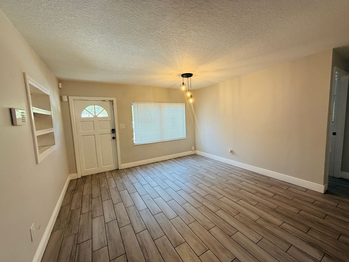 Come See This Beautiful 4 Bedroom 2 Bath Home For Rent Near Busch Gardens – photo 5