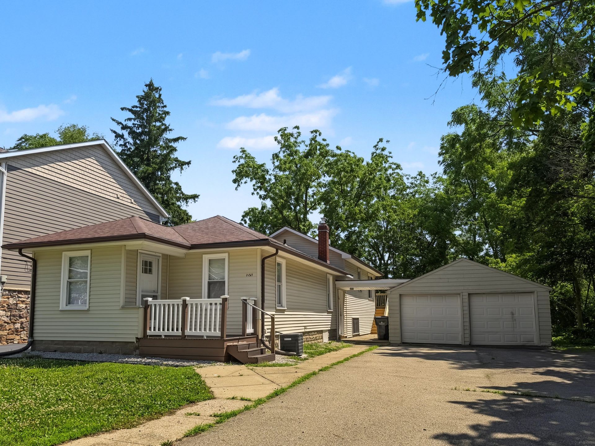 1127 Lafayette Ave – photo 2