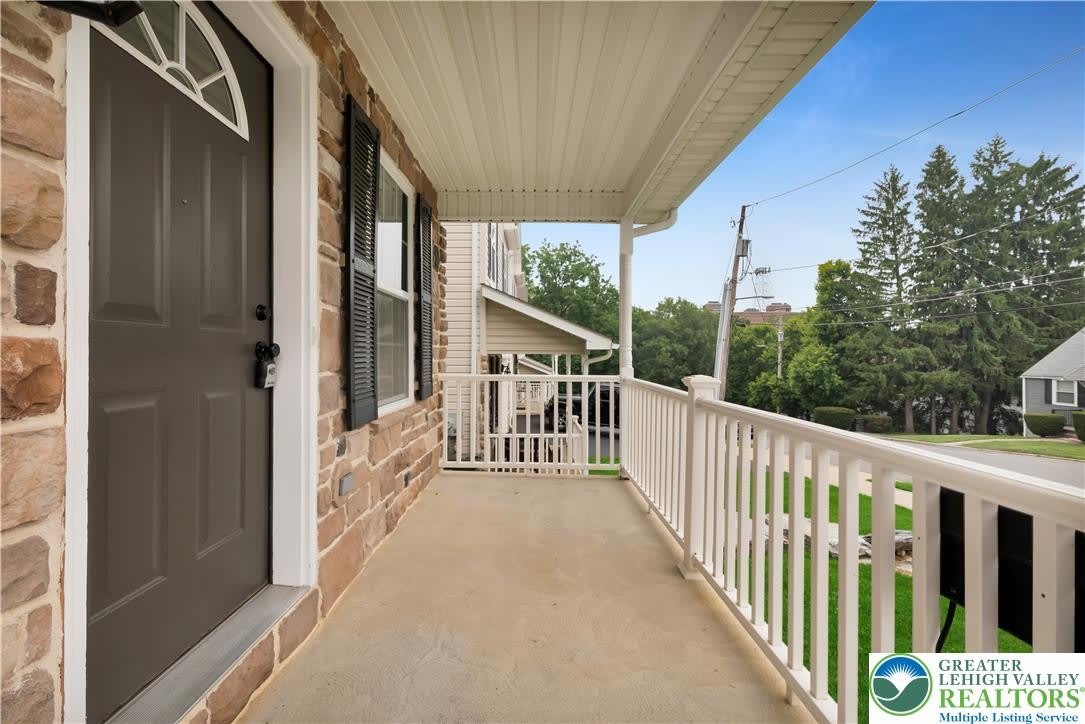 825 16th Avenue – photo 3