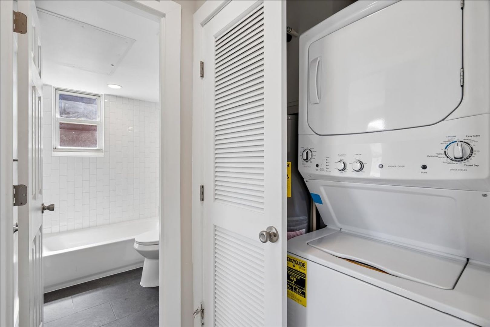 1410 YOUNG Street SE – photo 2